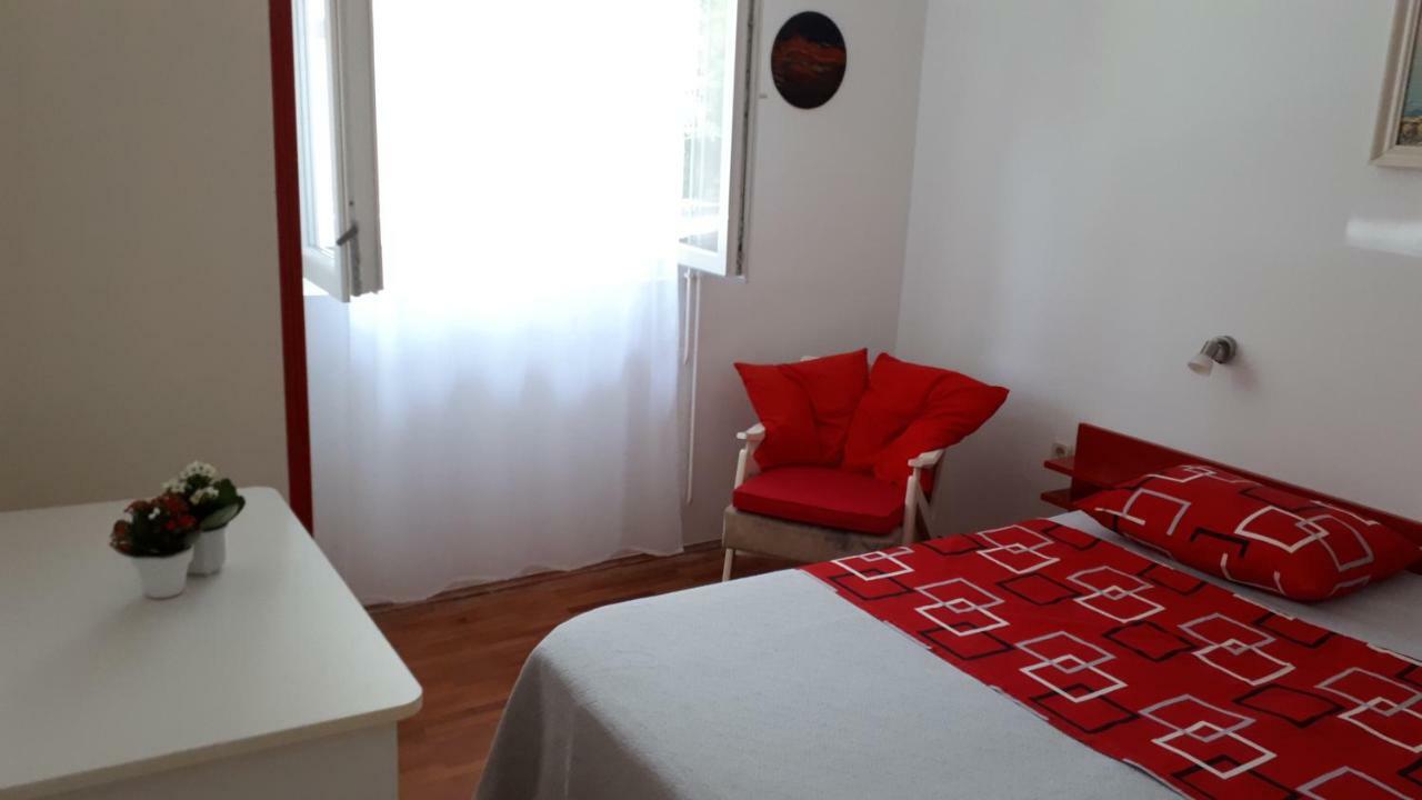 Apartmani Matas Petrcane Exterior photo